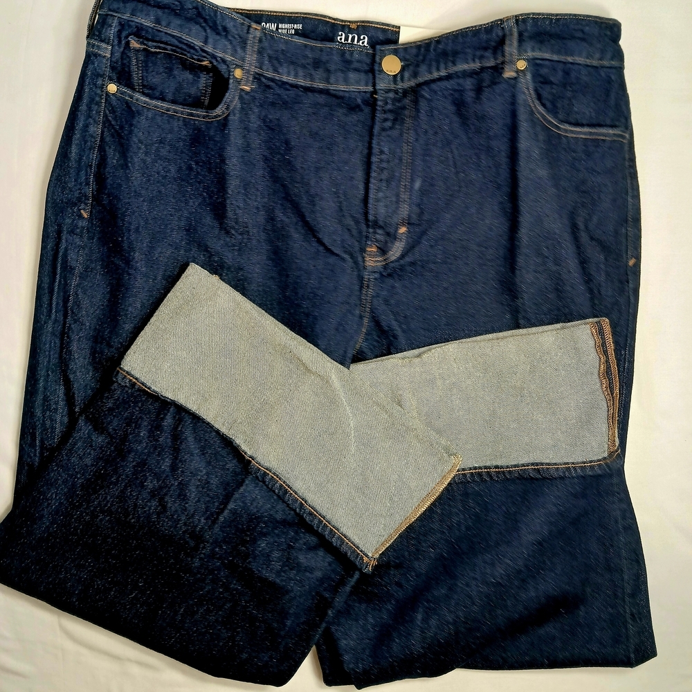 a.n.a Blue Relaxed Capri Jeans with Classic Indigo Wash Women's Size 24W